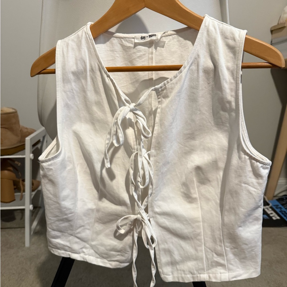 Day Moon White Lace-Up Tank Top